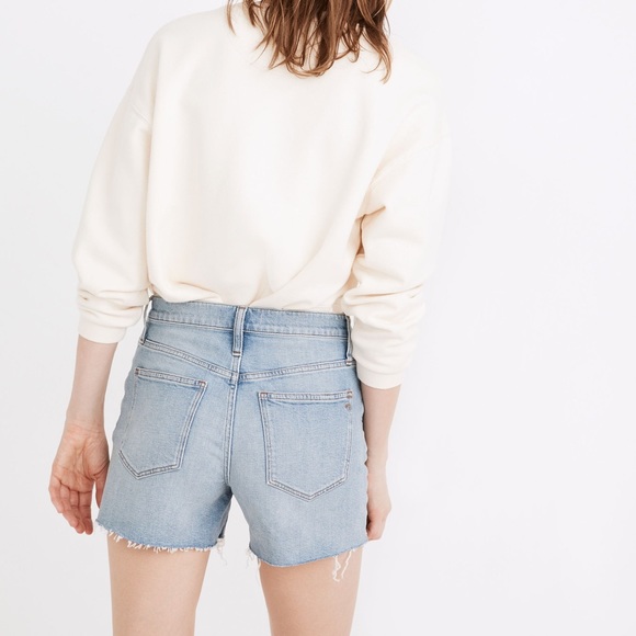 Madewell high rise denim shorts in Watt wash: Summerweight edition - Picture 6 of 12